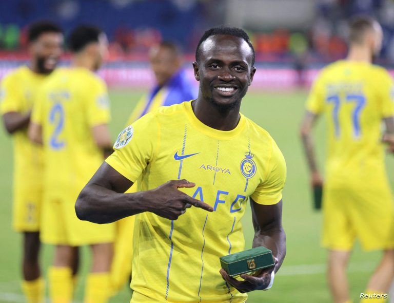 النصر يفشل في تسويق ساديو ماني بسبب راتبه المرتفع