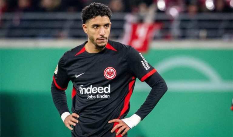 ليفربول يستبعد التعاقد مع عمر مرموش في يناير