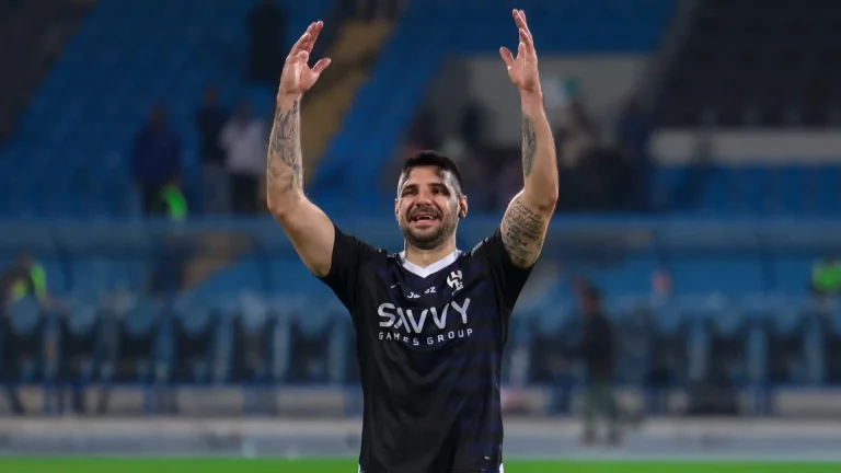 إصابة ميتروفيتش تُربك الهلال في مواجهة الاتحاد بكأس الملك