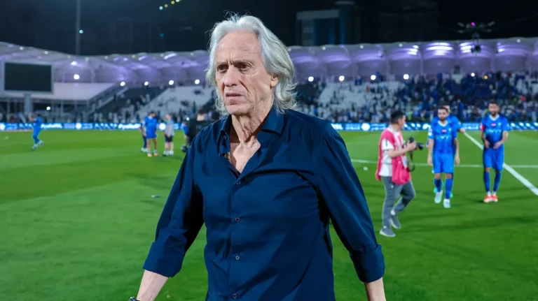 الشيخ يرد على مطالبات إقالة خورخي خيسيوس بعد هزيمة الهلال