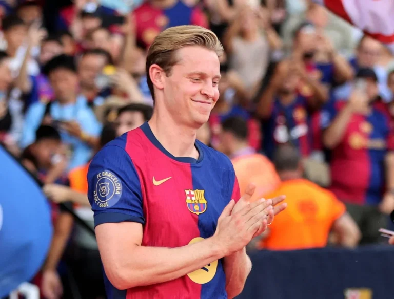 ليفربول وآرسنال يتواصلان مع برشلونة لضم دي يونج وموقف اللاعب غامض