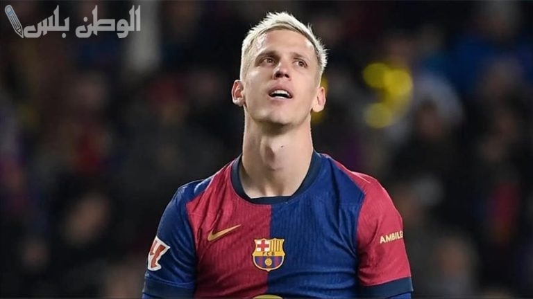 هانز فليك يثني على تجربة داني أولمو كمهاجم وهمي في برشلونة