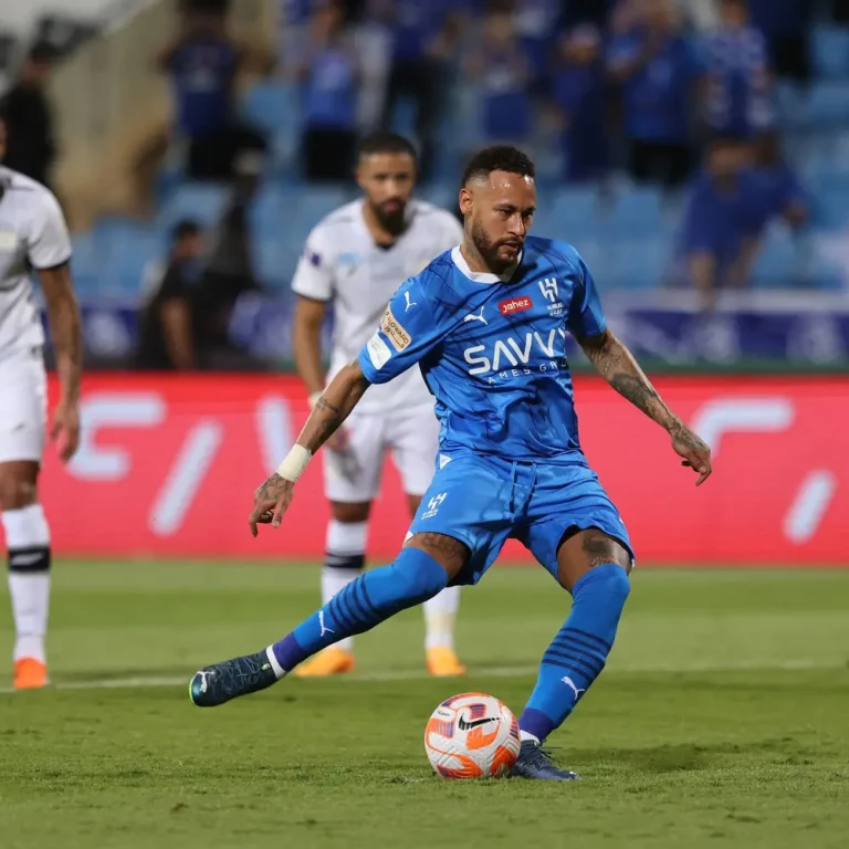 نيمار يسعى لحسم مستقبله.. والهلال يشترط لرحيله