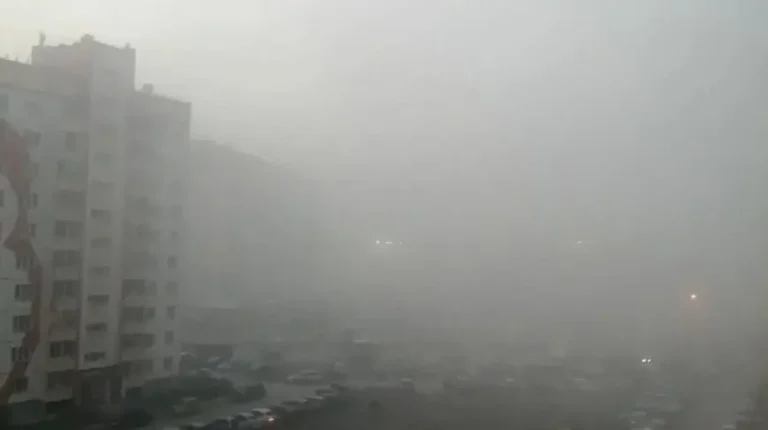 خلال الليل وساعات الصباح.. الأرصاد تحذر من الضباب وانخفاض الرؤية في هذه المناطق وتحدد مواقع هطول الأمطار