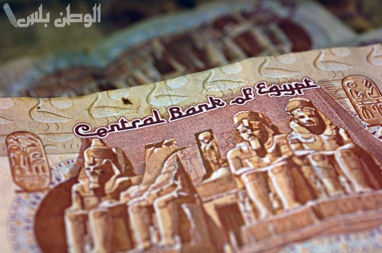 انخفاض كبير في سعر الدولار امام الجنيه المصري اليوم مواجهة شرسة مع الدولار الأمريكي في البنك المركزي.. وهذا سعره