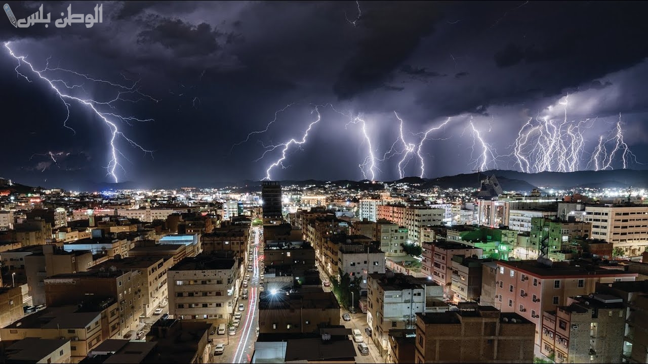 عاصفة رعدية في السعودية أسبابها ونتائجها 