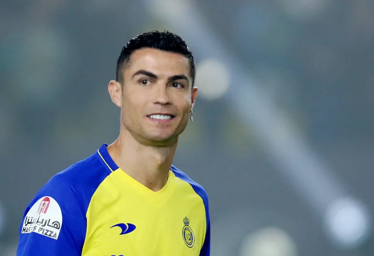 علي العنزي ينفي اشتراط كريستيانو رونالدو ضم كاسيميرو إلى النصر