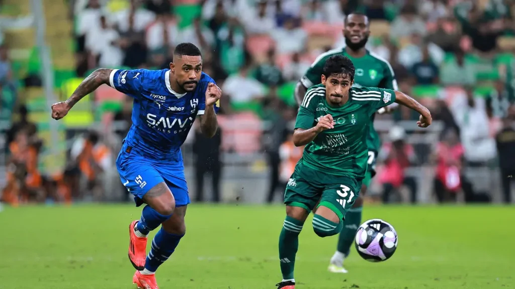 الهلال يستضيف الأهلي