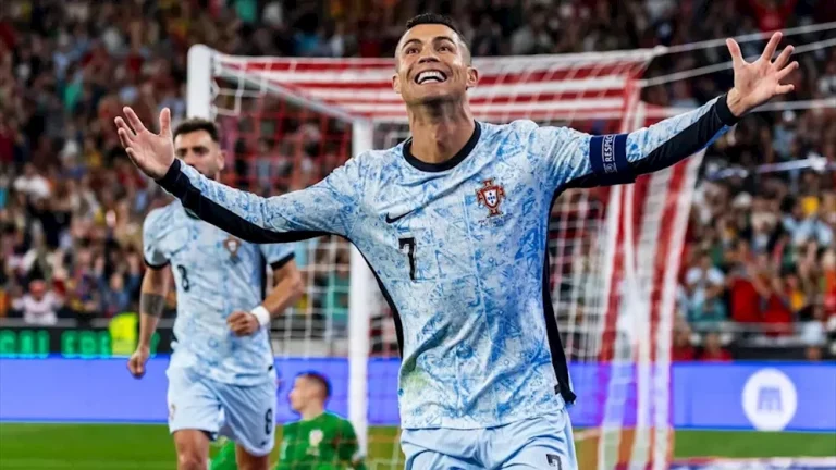 ماسكيرانو يرد على تصريحات رونالدو حول اللاعب الأكثر اكتمالًا