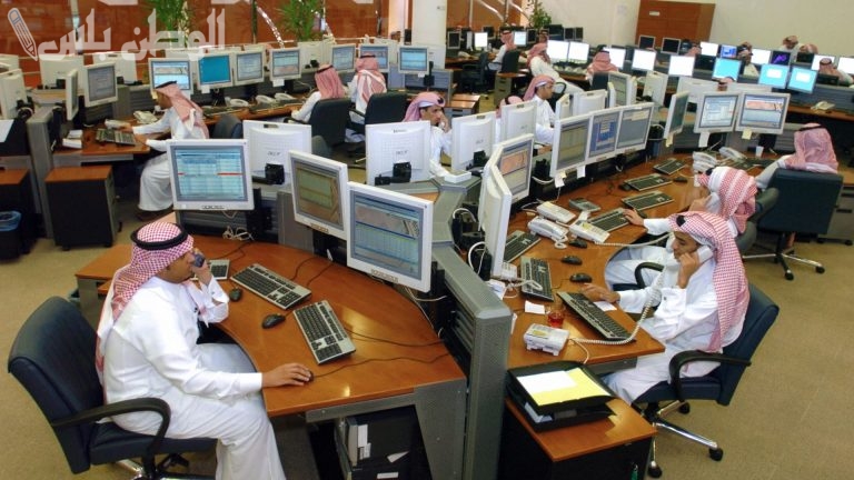 أفضل القطاعات للعمل في السعودية.. وظائف برواتب عالية ومزايا مميزة