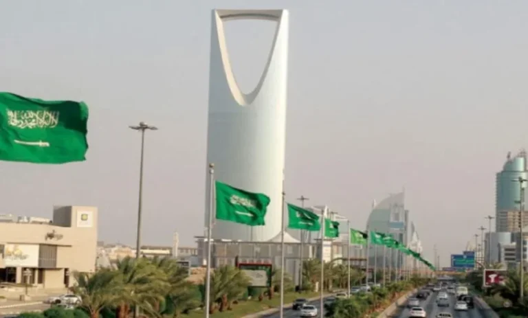 الحكومة السعودية تصدر بيانًا عاجلًا بشأن عقوبات مخالفة أنظمة الإقامة والعمل وأمن الحدود للمقيمين في المملكة العربية السعودية
