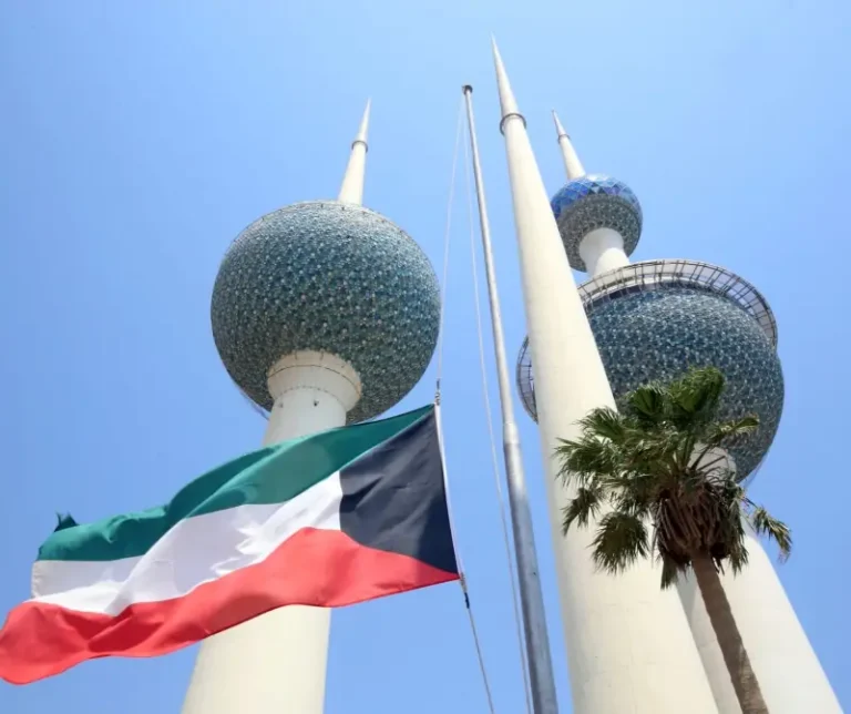 الإقامة في الكويت 2025 | شروط الإقامة الدائمة والتجديد ورسوم الإقامات الجديدة