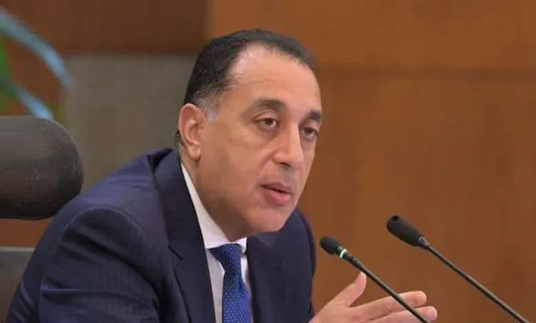 الحكومة تعلن زيادة المرتبات