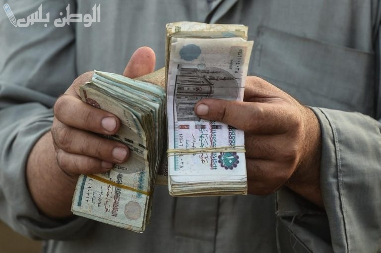 بعد زيادة المرتبات.. هل سيتم تعديل قيمة الضرائب والخصومات على الرواتب؟ خبير يجيب