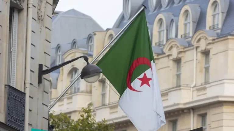 هل تم تاجيل قانون التقاعد الجديد في الجزائر 2025 التفاصيل كاملة