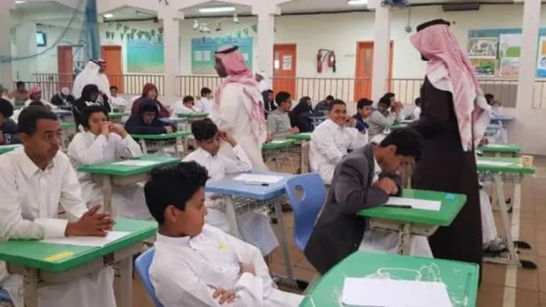 تعليق الدراسه بهذه الجامعات والمعاهد: الأسباب والتفاصيل”