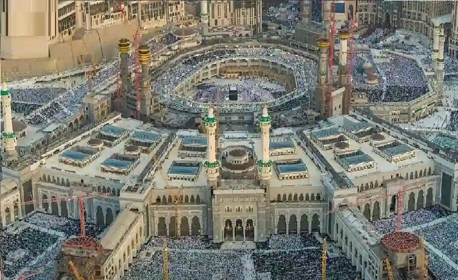 جدول ائمة الحرم المكي