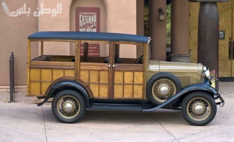 سيارة من الخشب