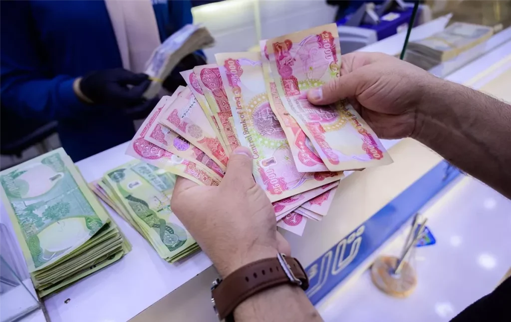 صرف رواتب المتقاعدين في
