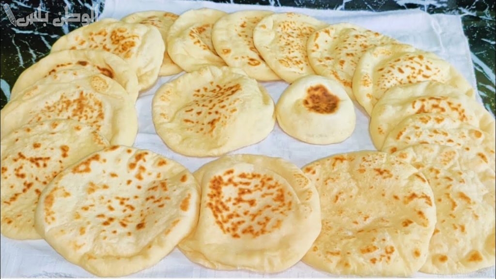 طريقة عمل عيش الطاسة