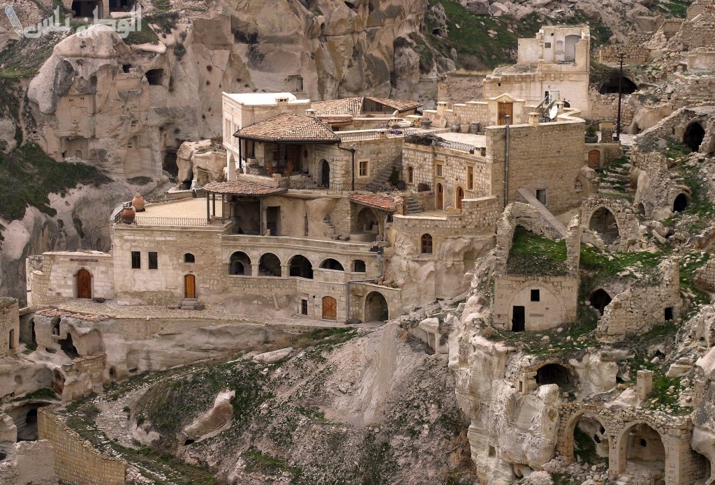 مدينة كاملة تحت الأرض