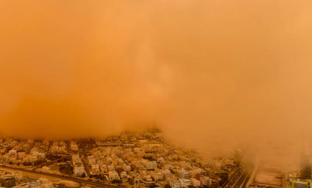 هل تتأثر السعودية بعاصفة