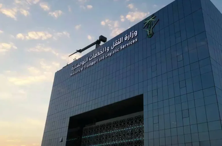 وزارة النقل تعلن عن مشروعات طرق جديدة لتسهيل حركة النقل بين المدن السعودية وزيادة الأمان على الطرق السريعة