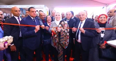وزيرة التضامن تفتتح معرض