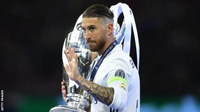 راموس يثير الجدل بتجاهله محمد صلاح في قائمة الأفضل