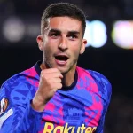 فيران توريس يسجل هدفه الأول في دوري الأبطال مع برشلونة أمام باريس سان جيرمان