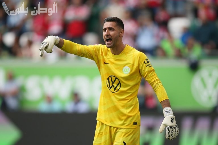 كوين كاستيلز يعلن اعتزاله الدولي احتجاجًا على موقف الاتحاد البلجيكي من عودة كورتوا