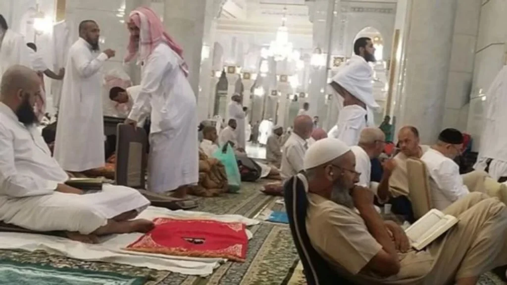 رابط تسجيل الاعتكاف بالحرم المكي 1446 عبر موقع الحرمين الشريفين.. كم مدة الاعتكاف؟