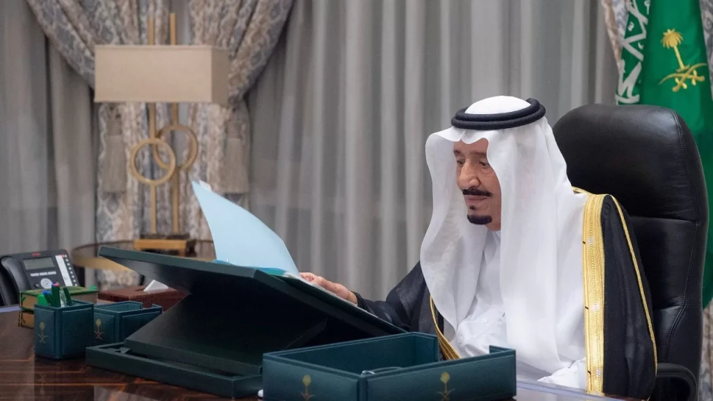 وش الجديد في صرف المكرمة الملكية هالسنة رمضان 1446 الاستعلام عن موعدها وقيمتها