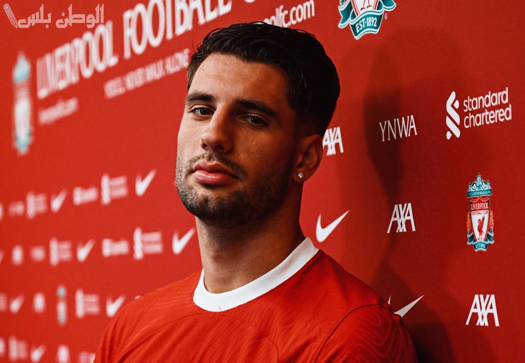 سوبوسلاي يتفوق على صلاح ويحصد جائزة لاعب الشهر في ليفربول