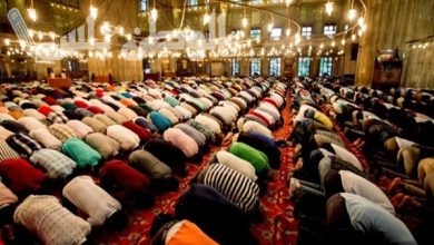 موعد أذان العشاء وصلاة التراويح