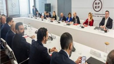 اجتماع بين رئيس الاتحاد الإسباني ولجنة الحكام