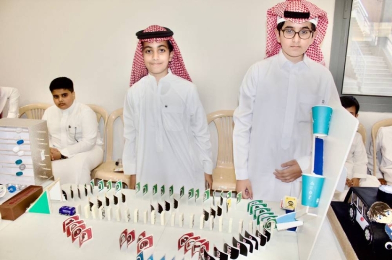 130 مشروعاً طلابياً من