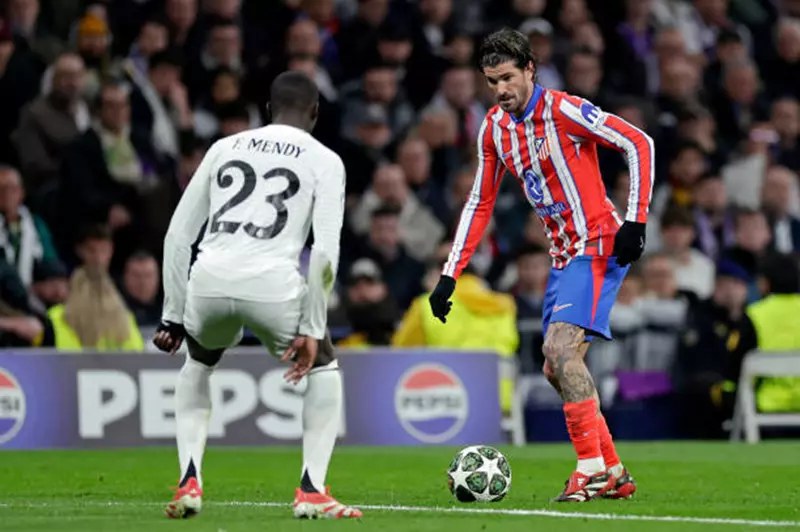 أتلتيكو مدريد يفتح الباب