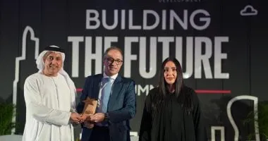 أحمد شلبي يُكرّم بقمة بناء المستقبل لمجلة فوربس تقديرًا لإسهاماته في التنمية المستدامة بالقطاع العقاري