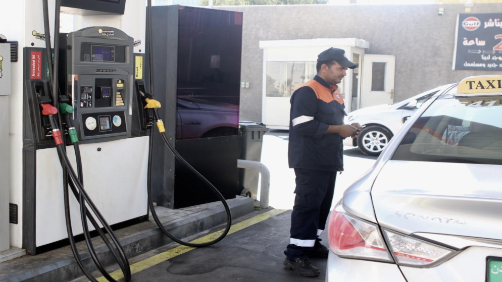 انخفاض أسعار البنزين وارتفاع