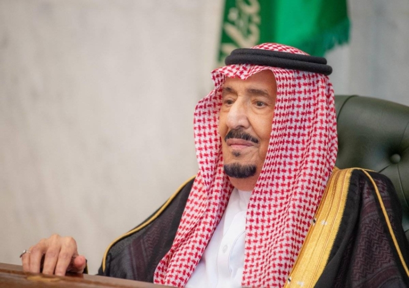 أمام الملك: الأمراء يؤدون