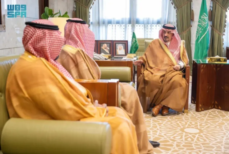 أمير الرياض يستعرض جهود الشركة الوطنية لإمدادات الحبوب "سابل"