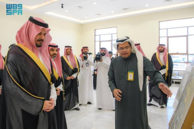 أمير المدينة يزور مركز