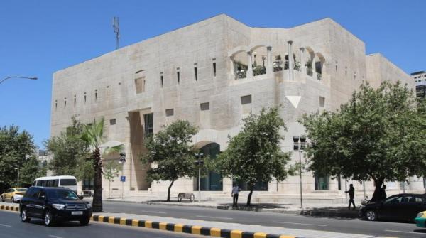 أمين عمان يفرض بصمة دوام على الموظفين والعمال