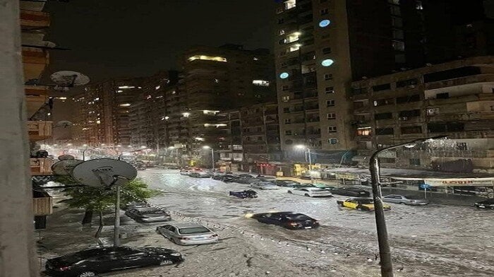 إعصار يضرب الإسكندرية ويسبب