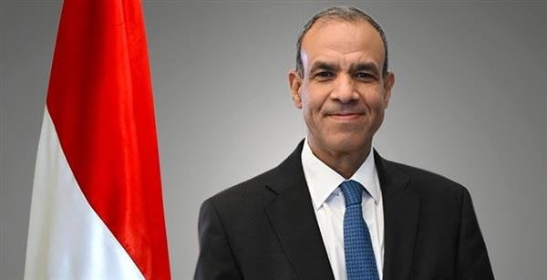 اتصالات هامة بين وزير