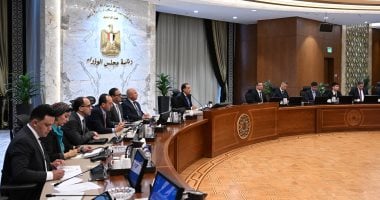 رئيس الوزراء يجتمع مع