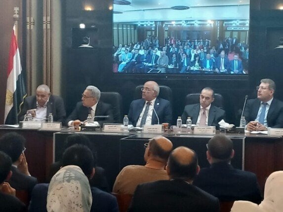 اجتماع لجنة الإسكان يستأنف