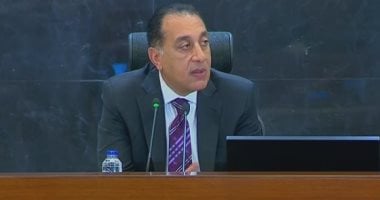 رئيس الوزراء يعقد اجتماعا