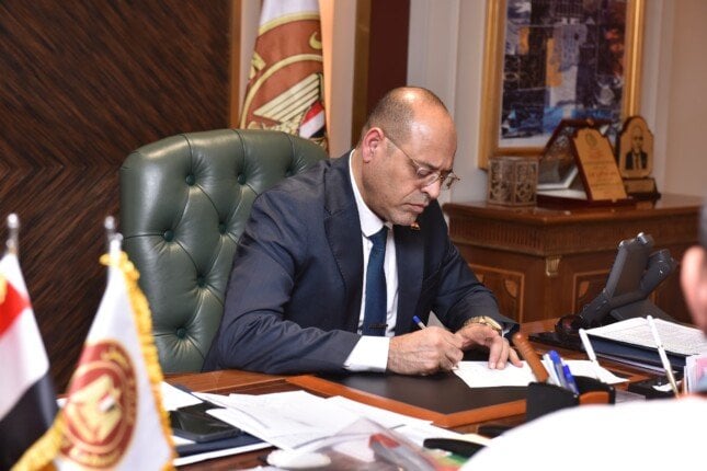 اجتماع هام لوزير العمل